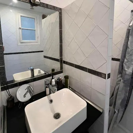 Lovely In Homestay Nice